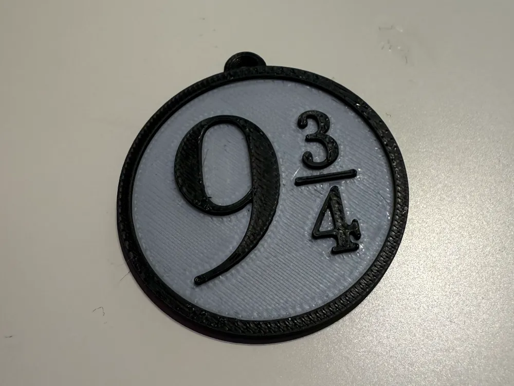 Harry Potter Platform 9 3/4 Keychain, photo 2 of 3 - Harry Potter Platform 9 3/4 Keychain Art