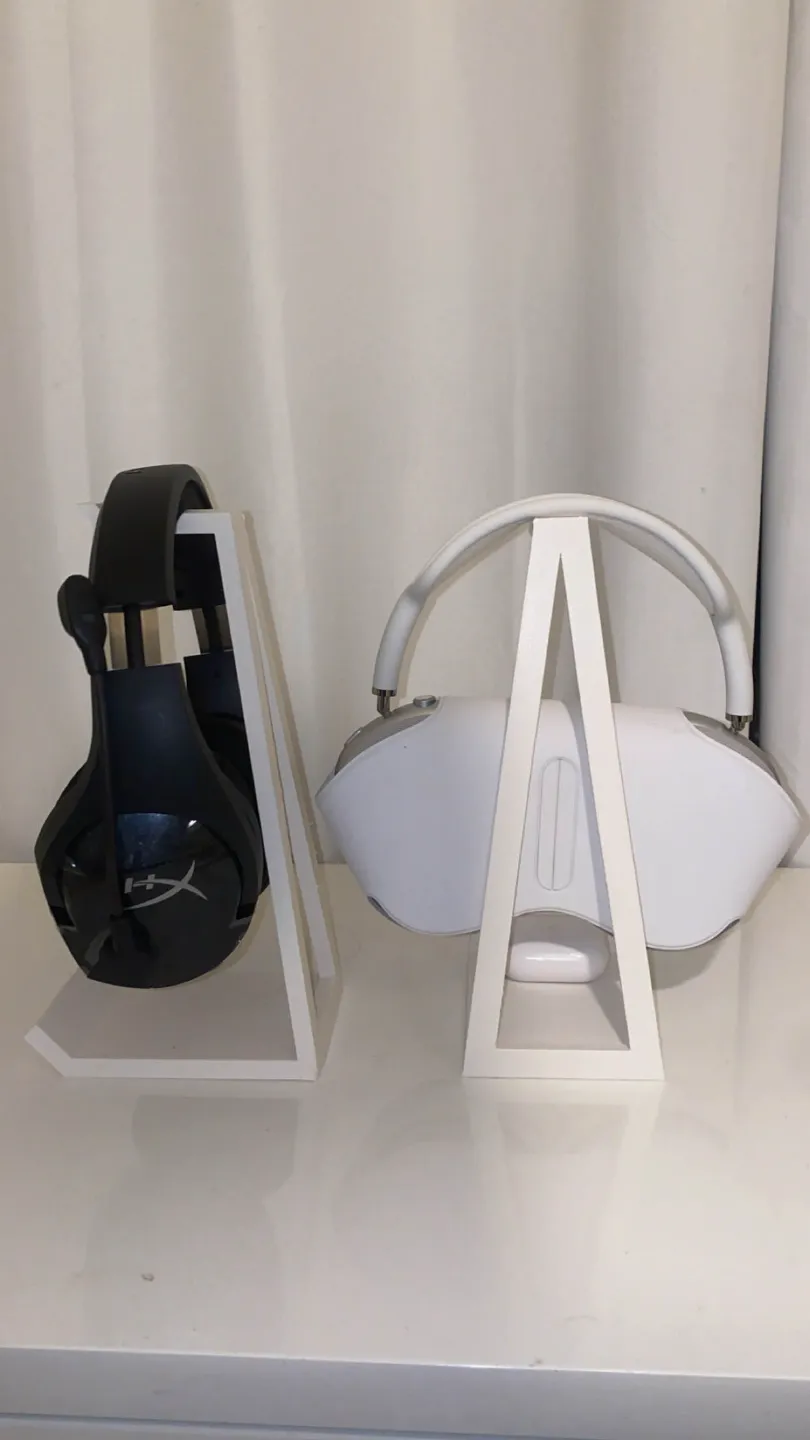 Headset stand + phonestand, photo 3 of 4 - Headset stand + phonestand Household