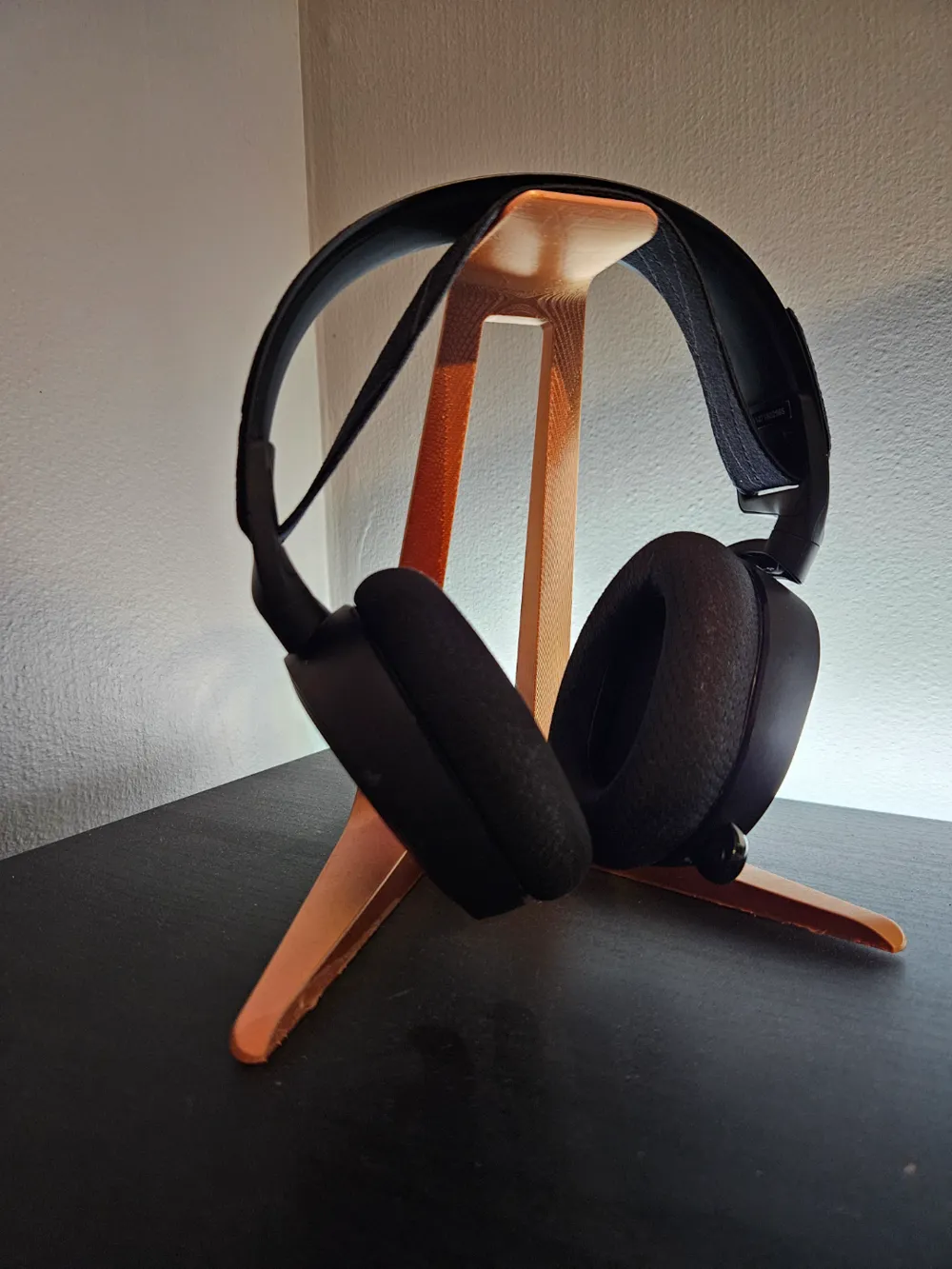 Headset stand with skull and no skull versions - Electronics, in stock in India