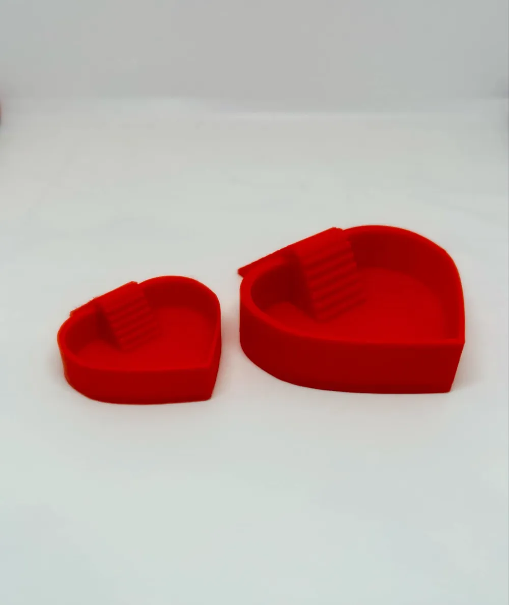 Heart-shaped feeding bowl with stairs for isopod, photo 2 of 2 - Heart-shaped feeding bowl with stairs for isopod Pets
