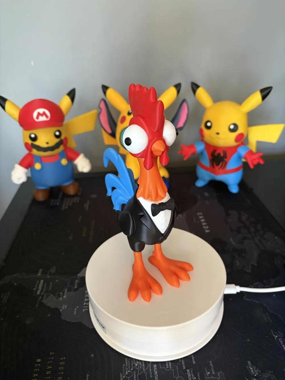Hei Hei in a Suit, Figurine, photo 2 of 4 - Hei Hei in a Suit, Figurine Toys & Games