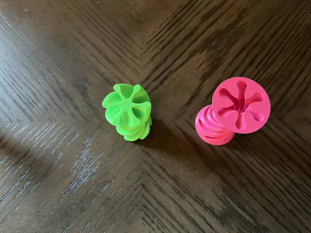 Helix Passthrough Fidget, photo 4 of 4 - Helix Passthrough Fidget Toys & Games
