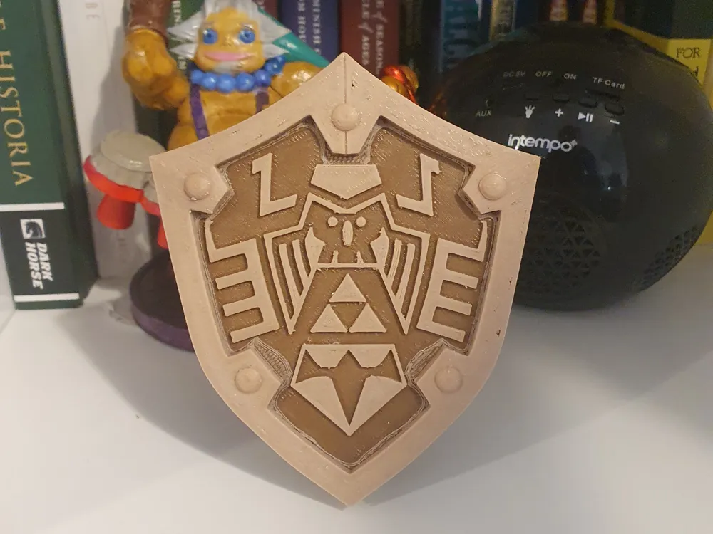 Hero's Shield - Zelda Majoras Mask, photo 3 of 4 - Hero's Shield - Zelda Majoras Mask Props & Cosplay