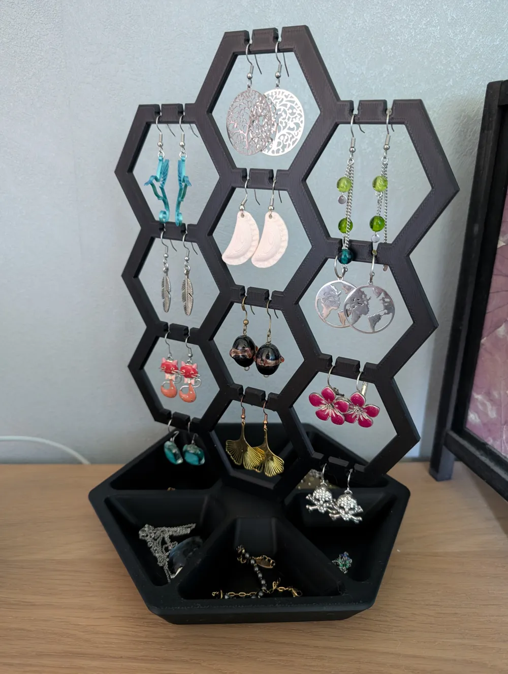 Hexagonal Jewelry & Earring Stand with Tray, photo 2 of 4 - Hexagonal Jewelry & Earring Stand with Tray Storage & Organisation