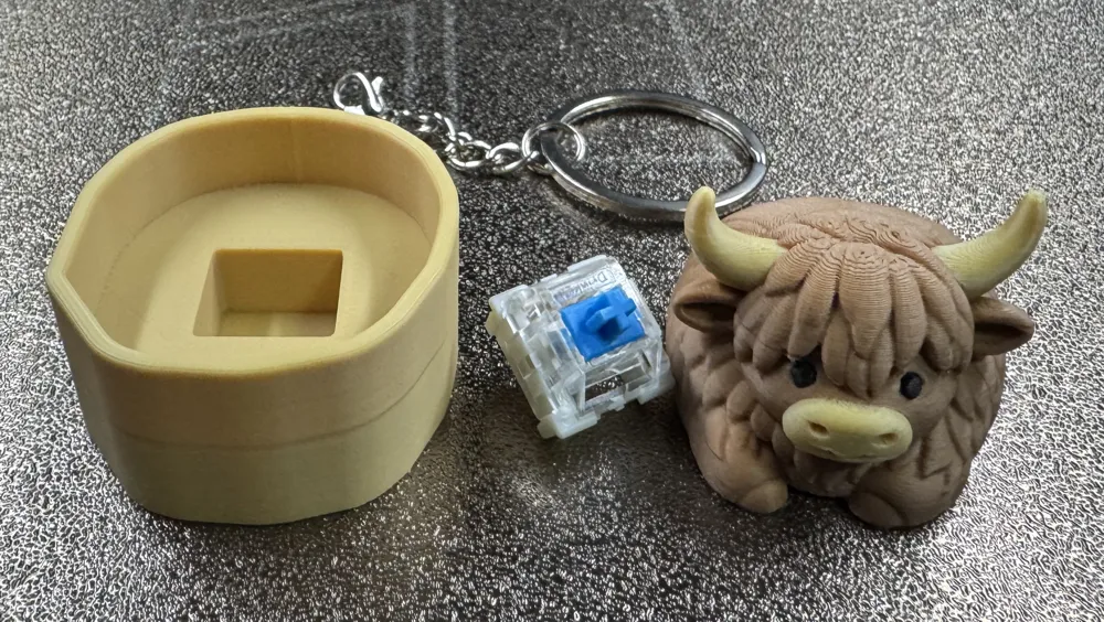 Highland Cow Clicker Fidget Keychain, photo 3 of 4 - Highland Cow Clicker Fidget Keychain Toys & Games