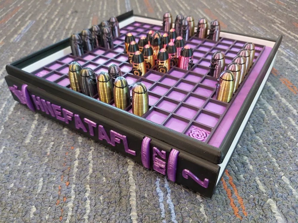 HNEFATAFL The Viking Board Game - Bookcase Edition, photo 2 of 4 - Classic Board Games & Game Sets, games