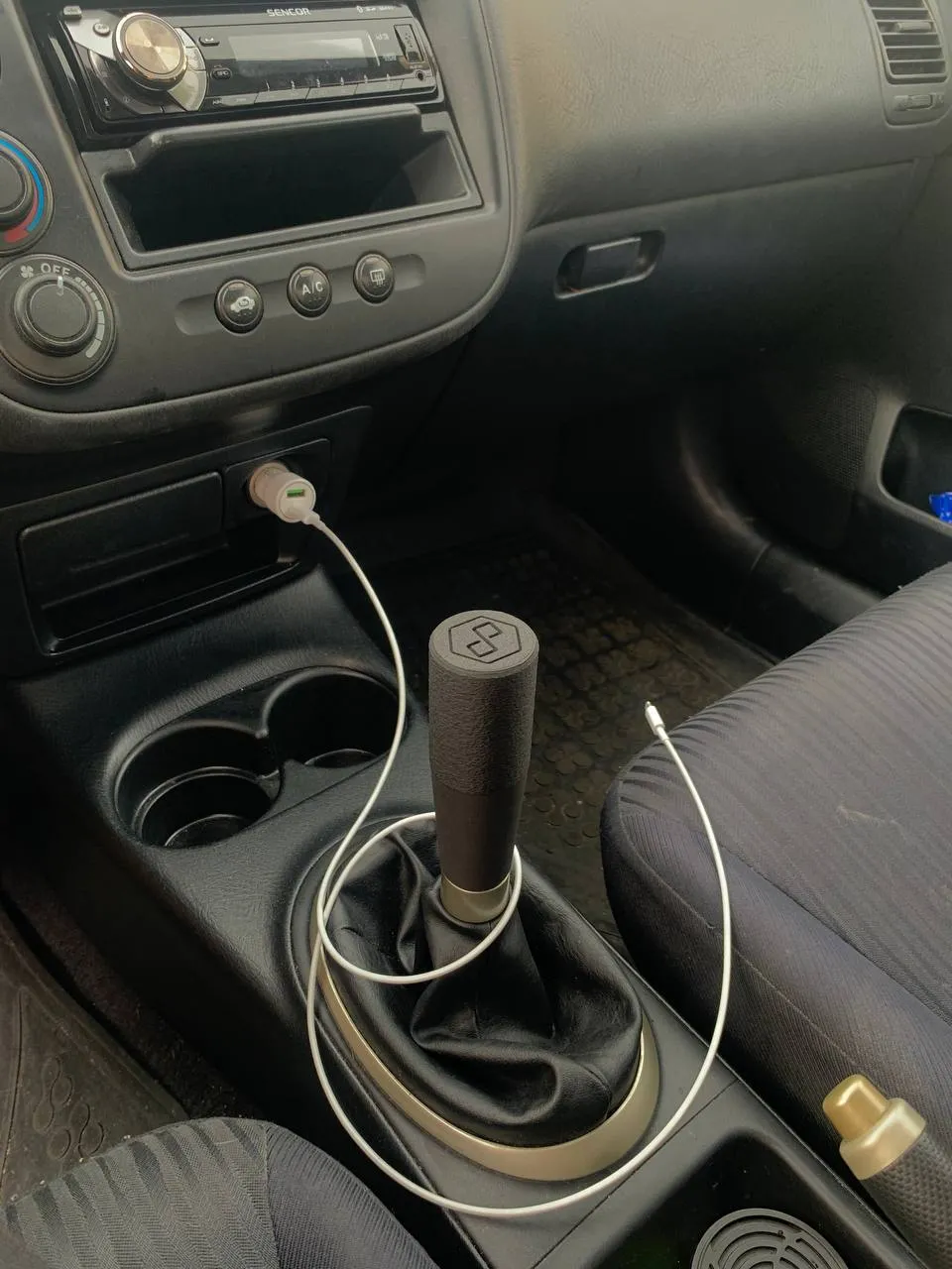 Honda Civic 7th gen Shift Knob, photo 4 of 4 - Gear Knobs, Trim & Switches, coupe