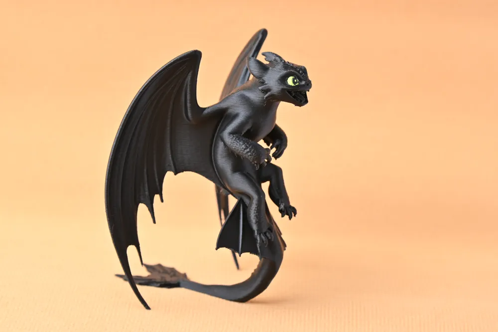 How to Train Your Dragon Night Fury Toothless Flying and Roaring Toy Figure, photo 4 of 5 - Toy Cars & Vehicles, Ornaments