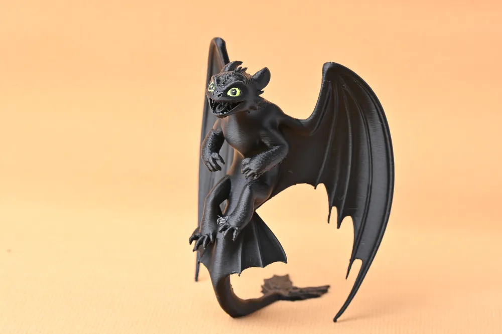 How to Train Your Dragon Night Fury Toothless Flying and Roaring Toy Figure, photo 5 of 5 - Toy Cars & Vehicles, Ornaments