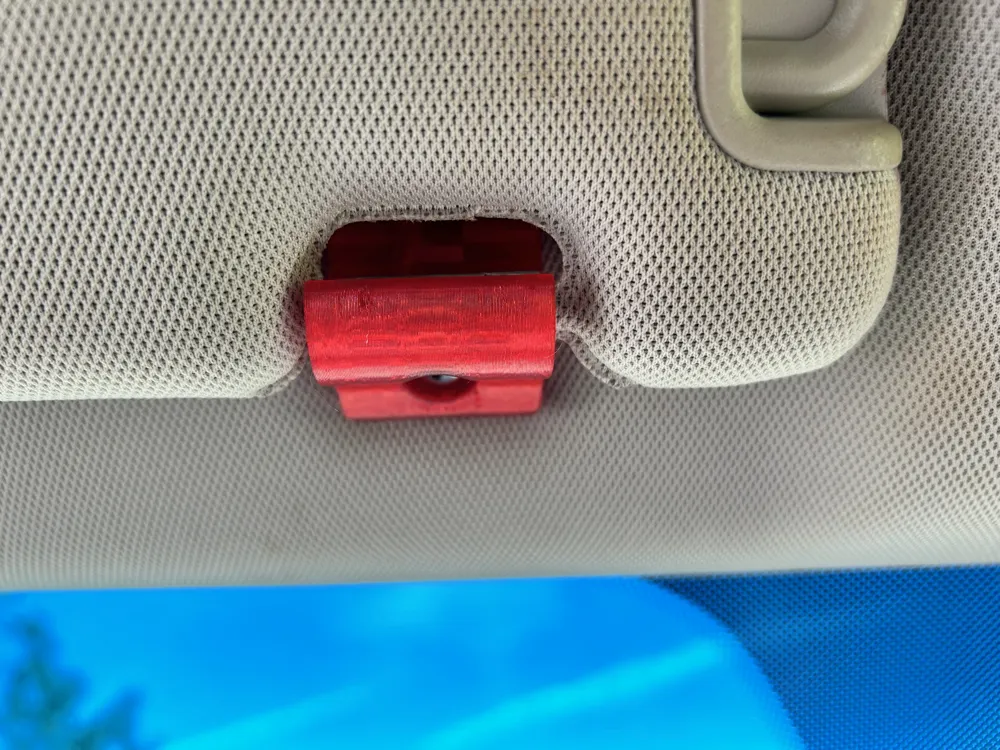 Hyundai Santa Fe 2006 SunVisor Clip, photo 3 of 3 - Vent Clips & Air Fresheners, car
