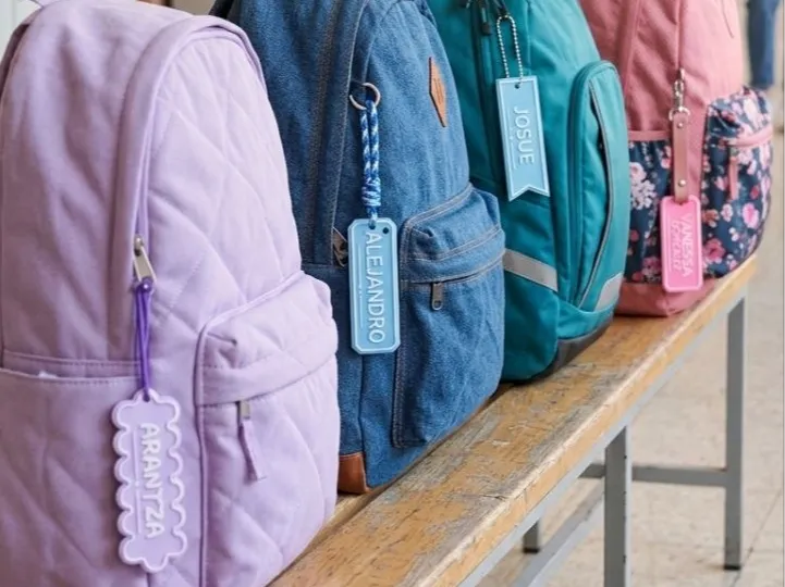 IDENTIFIERS FOR SCHOOL BACKPACKS (POCKETS)