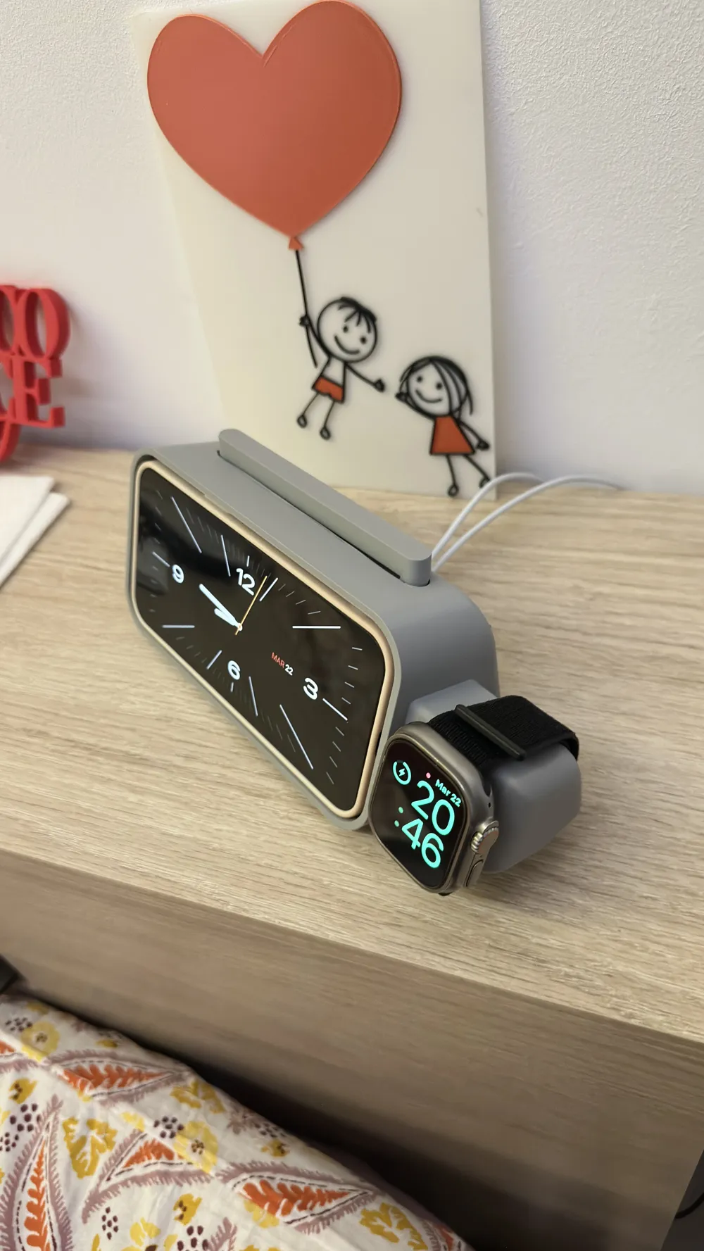 iPhone 12-17 pro and pro max watch magsafe standby, photo 4 of 4 - iPhone 12-17 pro and pro max watch magsafe standby Mobile & Device Accessories