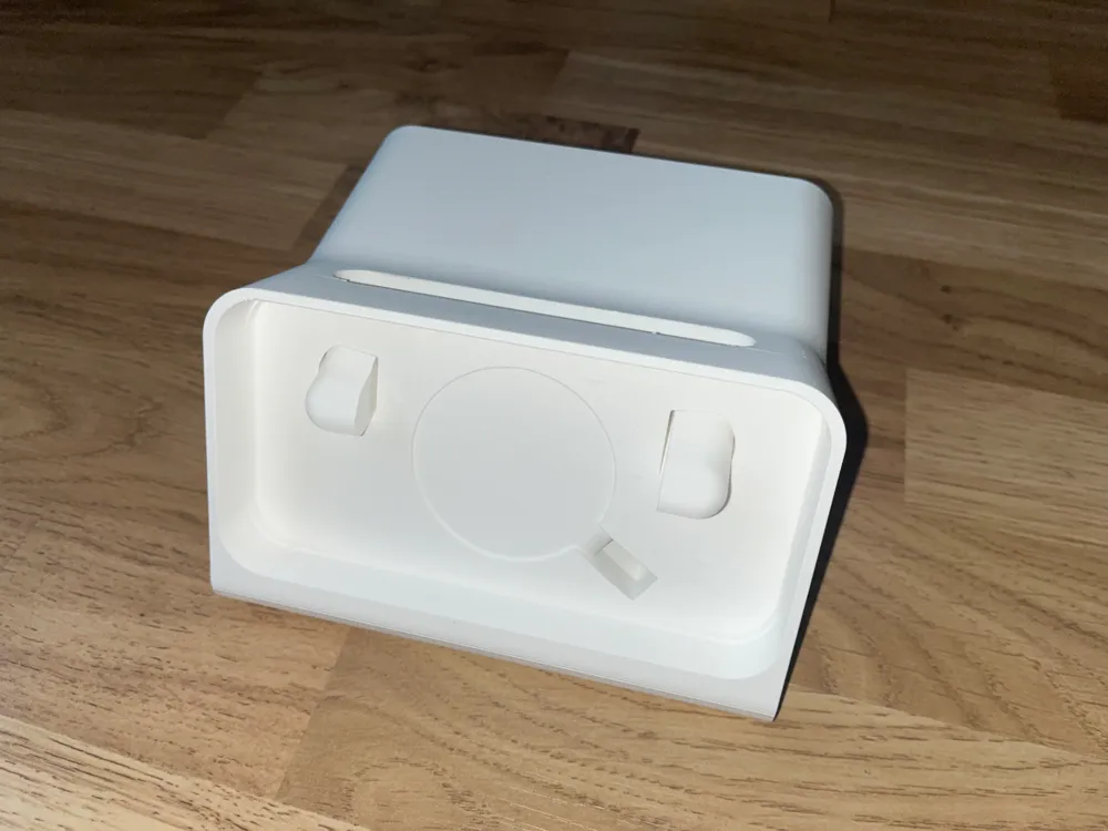 iPhone 13+Case Standby Mode Dock, photo 3 of 4 - iPhone 13+Case Standby Mode Dock Mobile & Device Accessories
