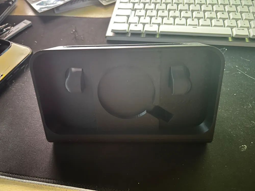 Iphone 13 pro max Standby Mode Dock, photo 3 of 4 - Iphone 13 pro max Standby Mode Dock Mobile & Device Accessories