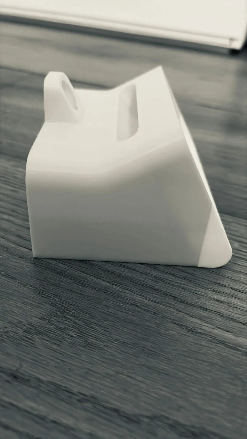iPhone 13 Pro Standby Mode Dock, photo 2 of 3 - iPhone 13 Pro Standby Mode Dock Mobile & Device Accessories