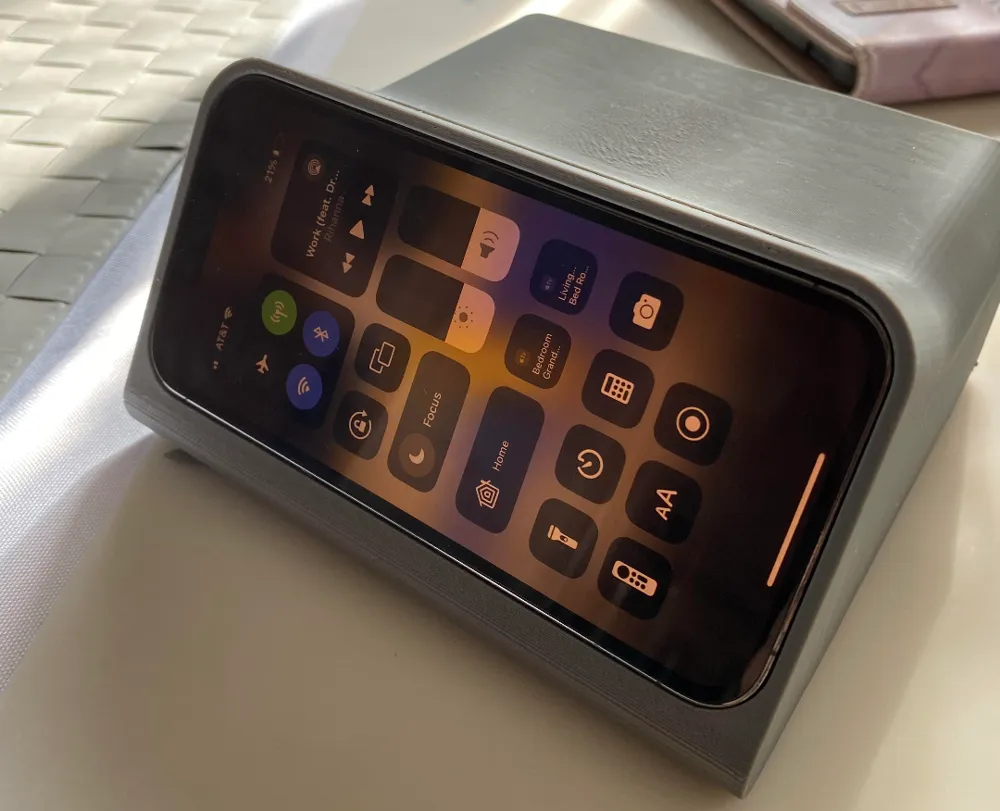 iPhone 13 Pro Standby Mode Dock - Desk Mobile Stands, in stock in India