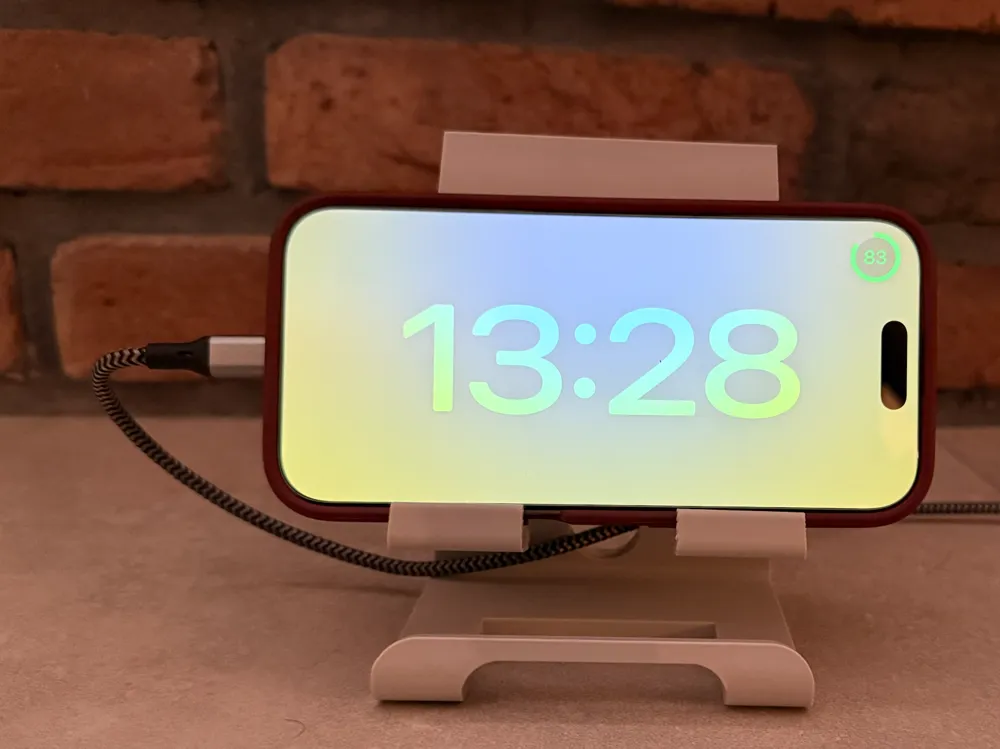 iPhone 16 & 16 Pro Stand (charge and standby mod), photo 3 of 4 - iPhone 16 & 16 Pro Stand (charge and standby mod) Hobby & DIY