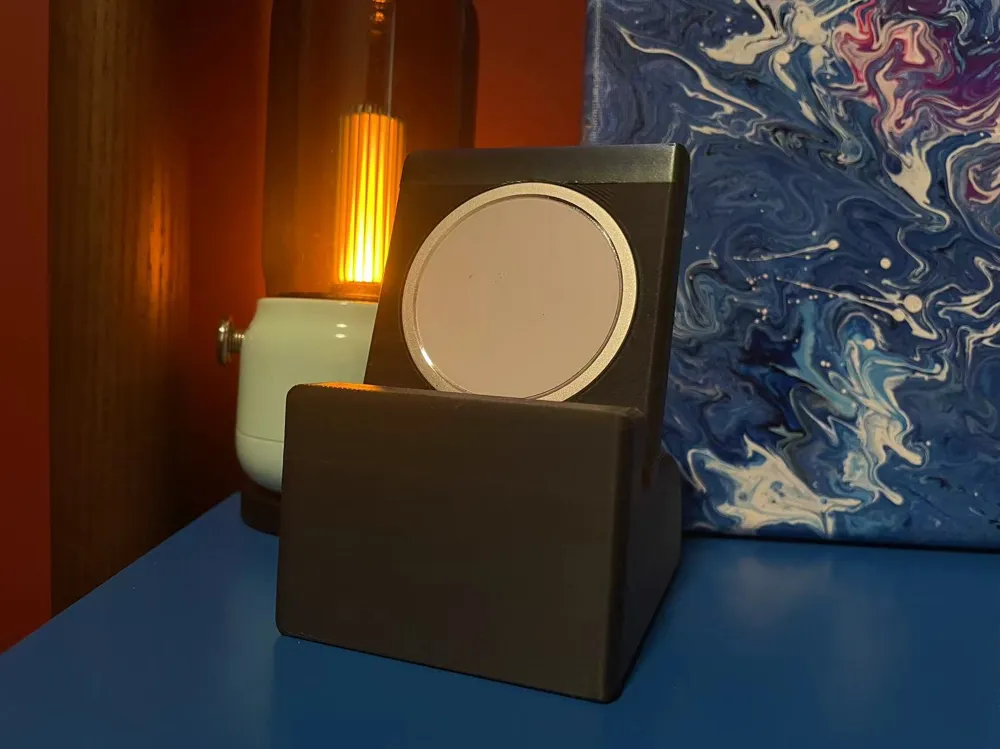 Magnetic Wireless Charging Dock for iPhone and AirPods, photo 3 of 4 - Magnetic Wireless Charging Dock for iPhone and AirPods Household