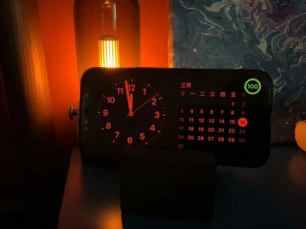 Magnetic Wireless Charging Dock for iPhone and AirPods, photo 4 of 4 - Magnetic Wireless Charging Dock for iPhone and AirPods Household