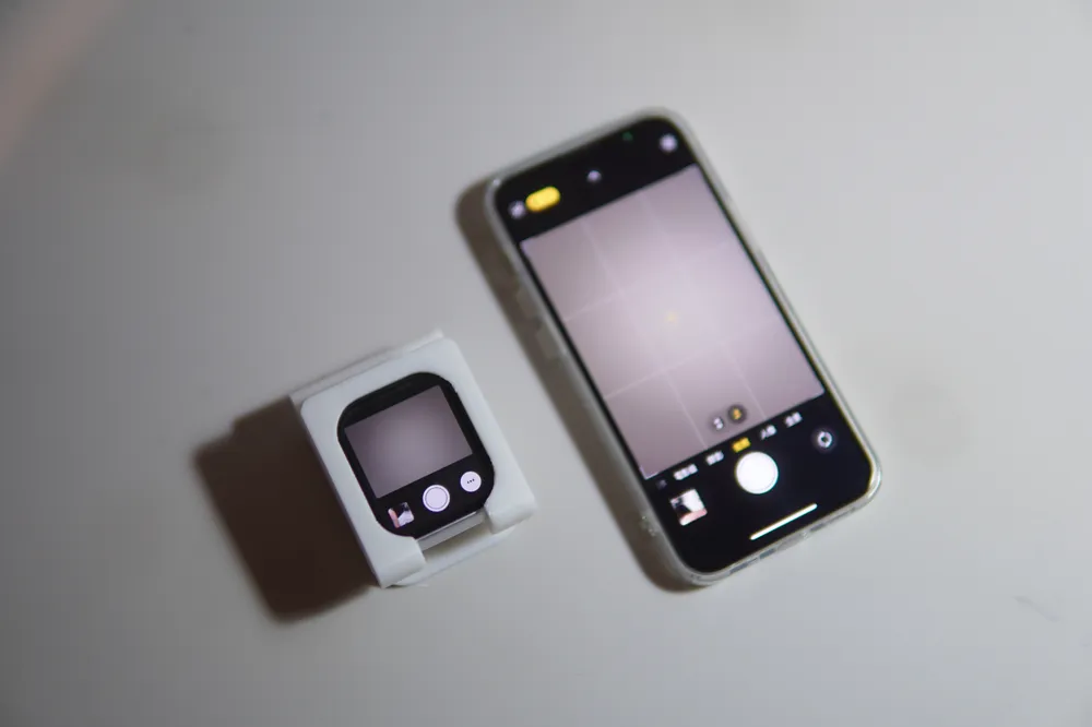 IPhone Apple Watch Monitoring Screen Stand, photo 3 of 4 - IPhone Apple Watch Monitoring Screen Stand Tools