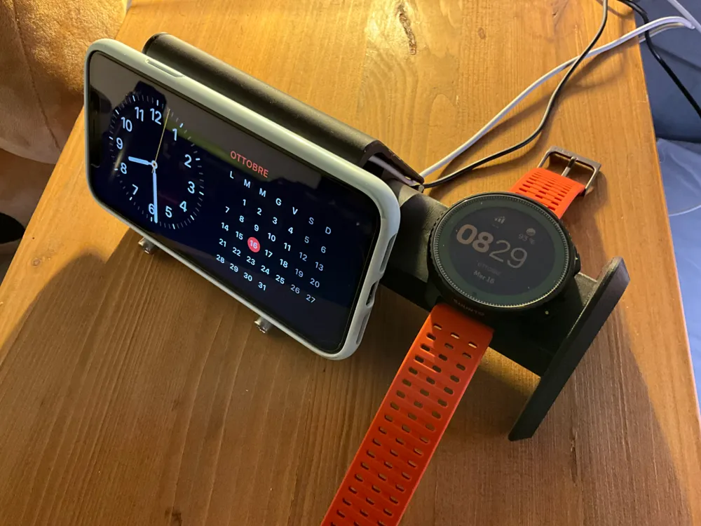 iphone + Apple Watch stand and charger, photo 4 of 4 - iphone + Apple Watch stand and charger Hobby & DIY