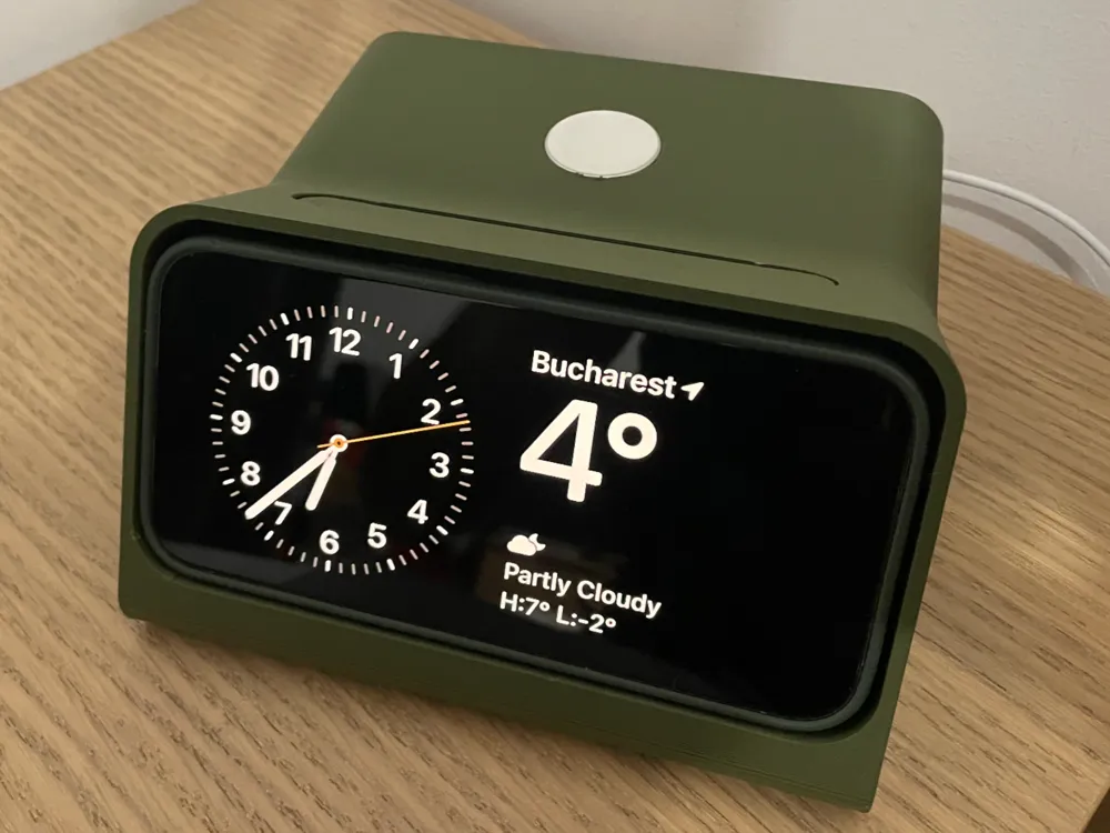 iPhone Dock 12-15 w/case and Apple Watch Charger, photo 4 of 4 - iPhone Dock 12-15 w/case and Apple Watch Charger Household