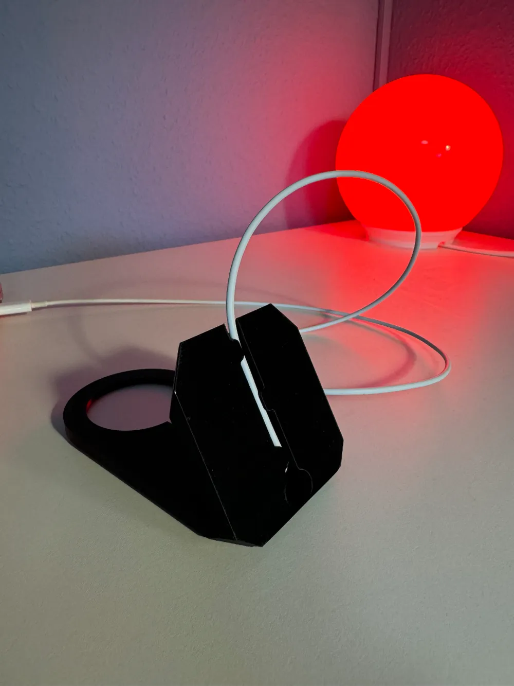 iPhone Magsafe Stand, photo 3 of 4 - iPhone Magsafe Stand Household