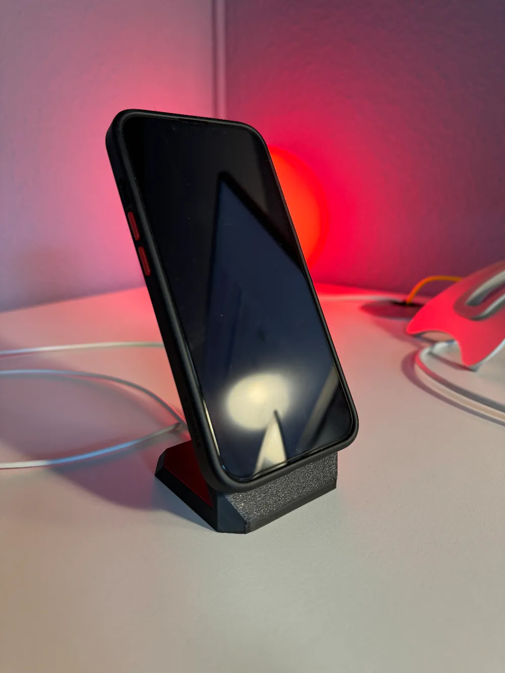 iPhone Magsafe Stand, photo 4 of 4 - iPhone Magsafe Stand Household