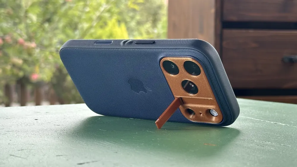iPhone Smart Dust Cover with Kickstand, photo 3 of 4 - iPhone Smart Dust Cover with Kickstand Tools
