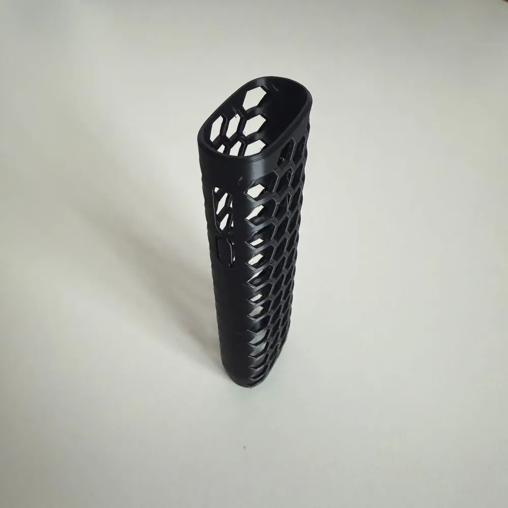 iQOS ILUMA ONE Honeycomb Case, photo 2 of 4 - iQOS ILUMA ONE Honeycomb Case Hobby & DIY