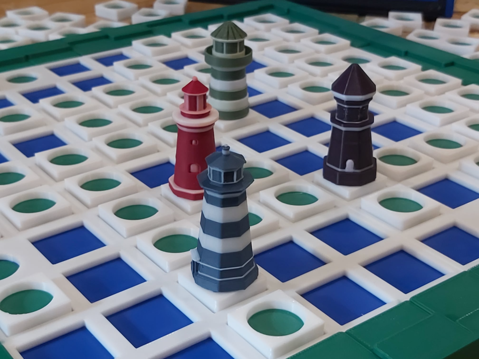 ISOLATION BOARD GAME - Bookcase Edition, photo 2 of 4 - Classic Board Games & Game Sets, lighthouse