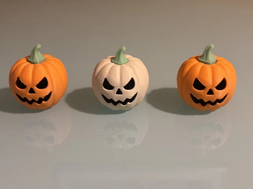 Jack o' Lantern Clicker, photo 4 of 4 - Jack o' Lantern Clicker Fidget & Sensory Toys