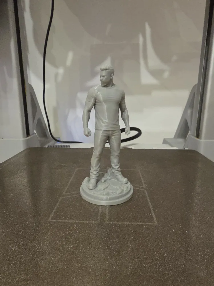 Jack Reacher, Alan Ritchson Portrait Statue, photo 2 of 4 - Jack Reacher, Alan Ritchson Portrait Statue Miniatures