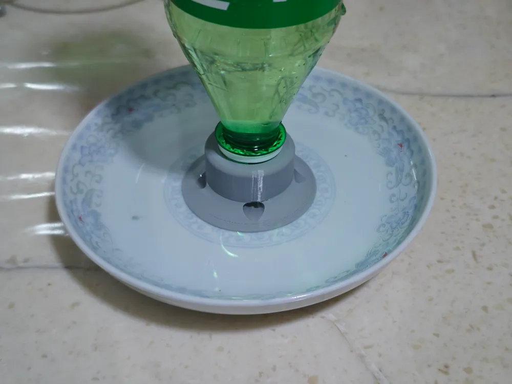 简易自动补水器（Simple automatic water dispenser）, photo 3 of 4 - 简易自动补水器（Simple automatic water dispenser） Pets