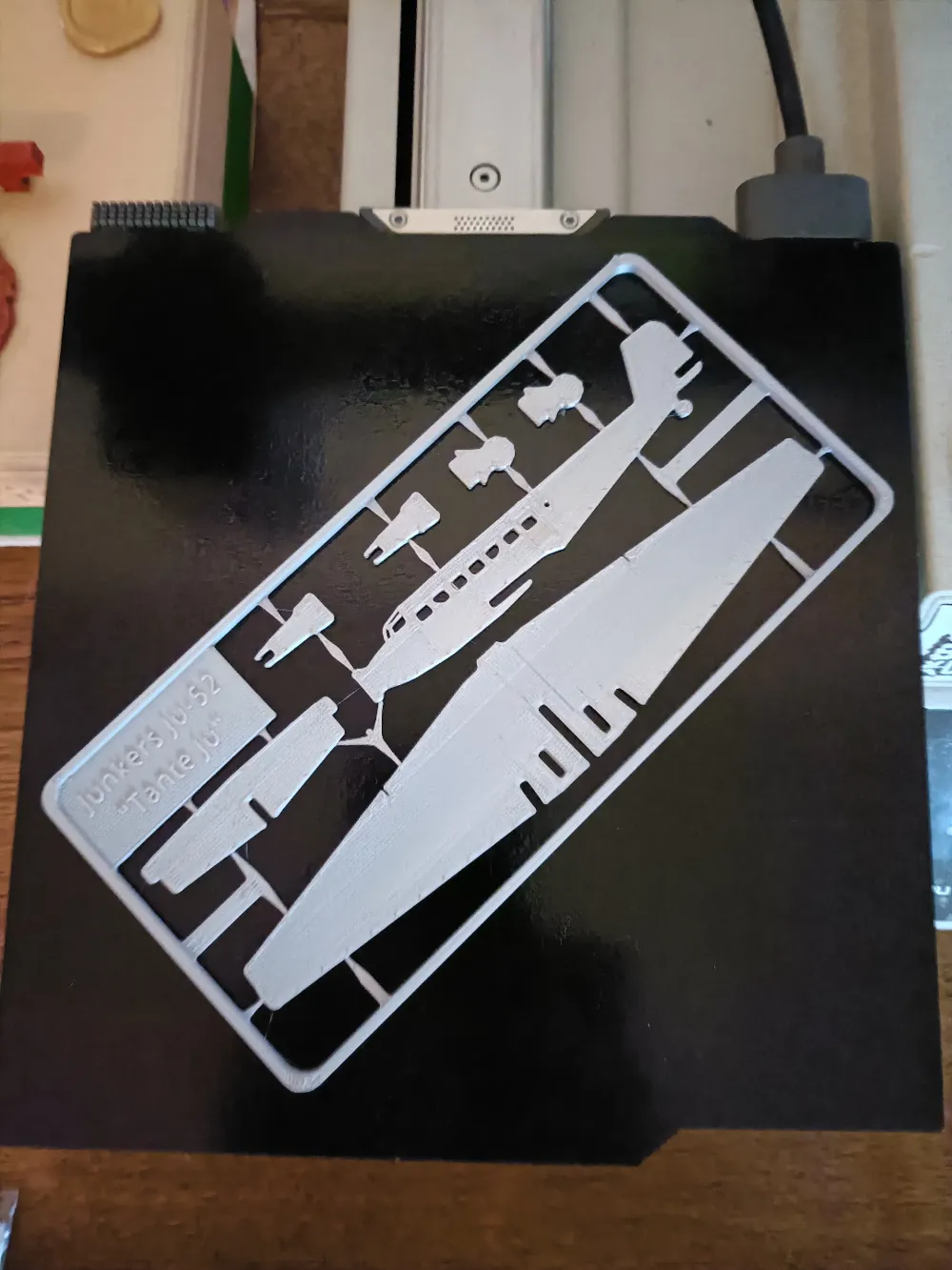 Junkers Ju52 3m Kit card, photo 2 of 4 - Junkers Ju52 3m Kit card Toys & Games