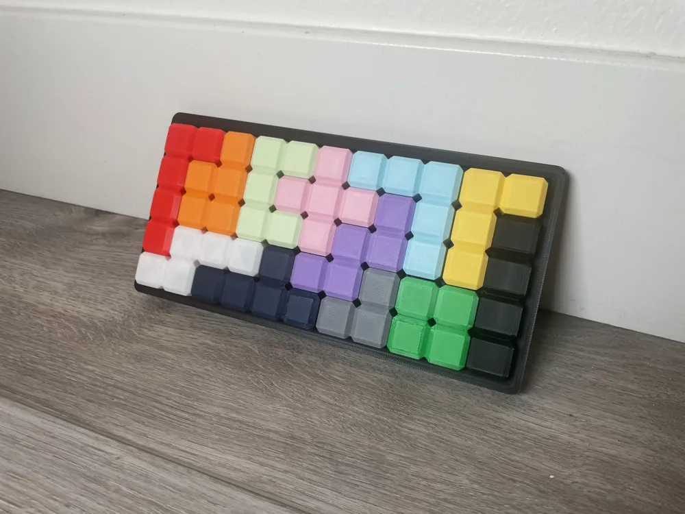 Kanoodle Puzzle Game