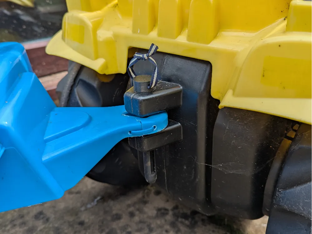 Kids ride on tractor trailer pin v2 - Other Toys & Games, in stock in India