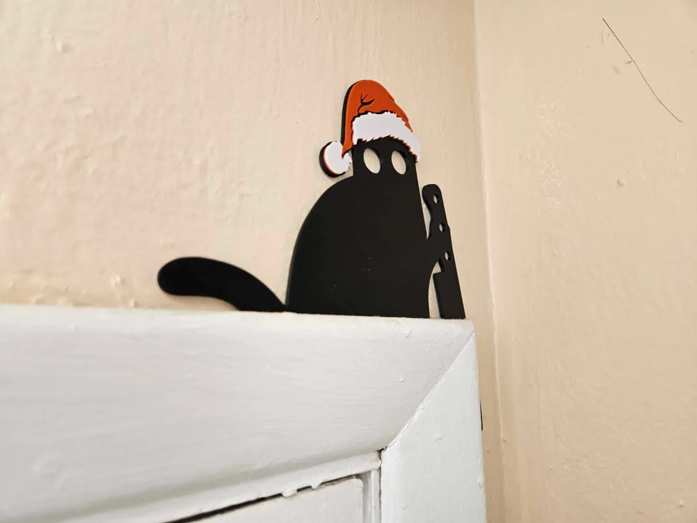Knife Cat Christmas Edition Door Topper, photo 3 of 4 - Knife Cat Christmas Edition Door Topper Pets