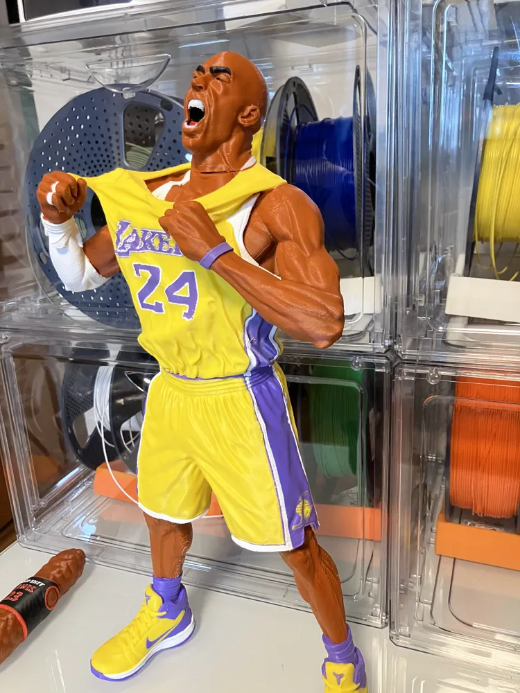 Kobe Bryant Celebration Statue 19-Inch Fan Art, photo 3 of 4 - Kobe Bryant Celebration Statue 19-Inch Fan Art Art
