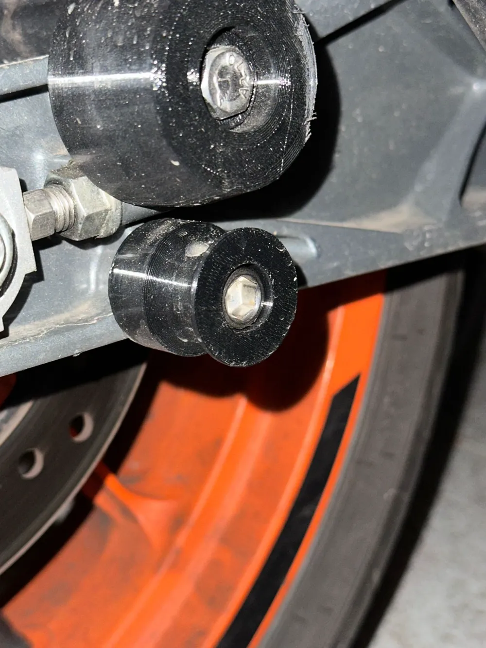 KTM Duke 390 swingarm pawls for the back stand, photo 3 of 4 - Bike & Scooty Accessories, motorbike
