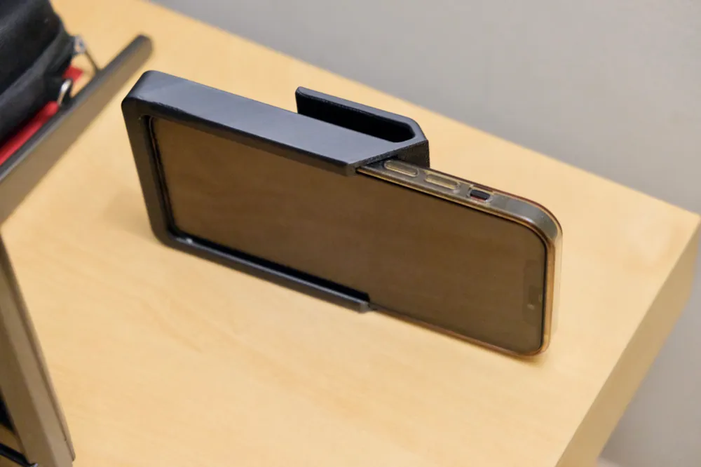 Laptop monitor phone holder, photo 4 of 4 - Laptop monitor phone holder Hobby & DIY