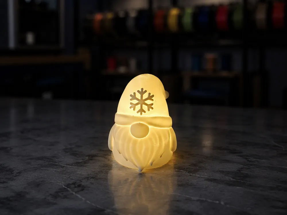 Leuchtwichtel mit Schneeflocke auf der Mütze - Decor, in stock in India