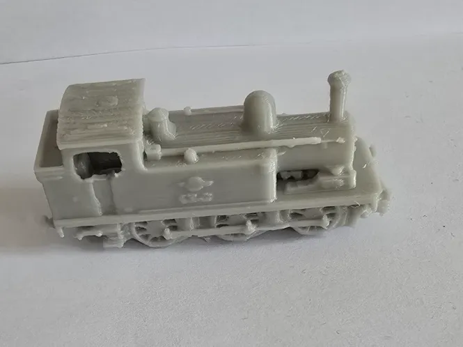 LNER Class J72 Tank Engine Model, photo 2 of 3 - LNER Class J72 Tank Engine Model Hobby & DIY