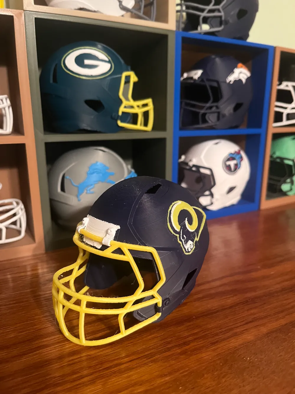 Los Angeles Rams Football Helmet, photo 3 of 4 - Los Angeles Rams Football Helmet Sports & Fitness