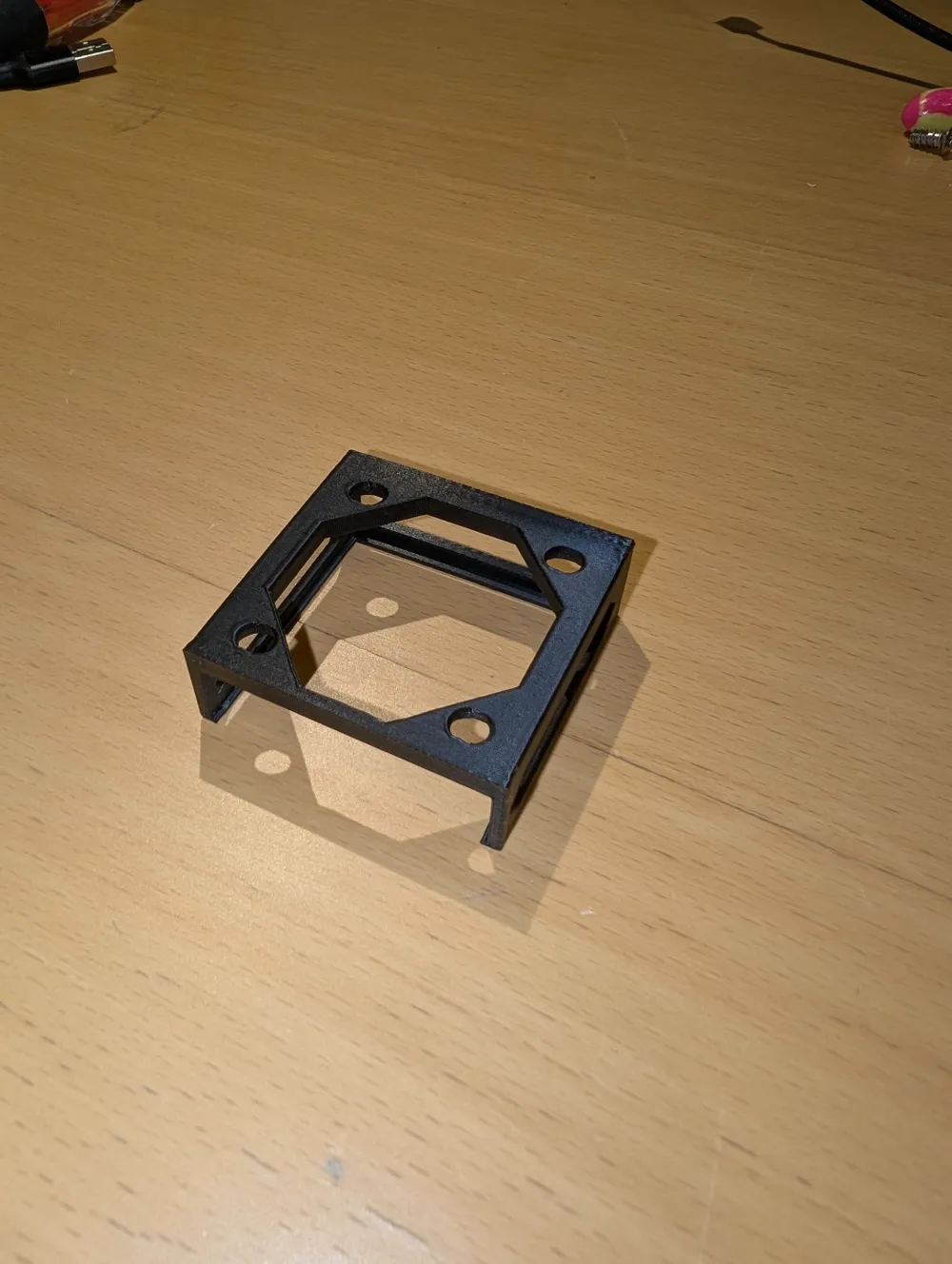 LSI 9300-8i Fan Bracket, photo 4 of 4 - LSI 9300-8i Fan Bracket Mobile & Device Accessories