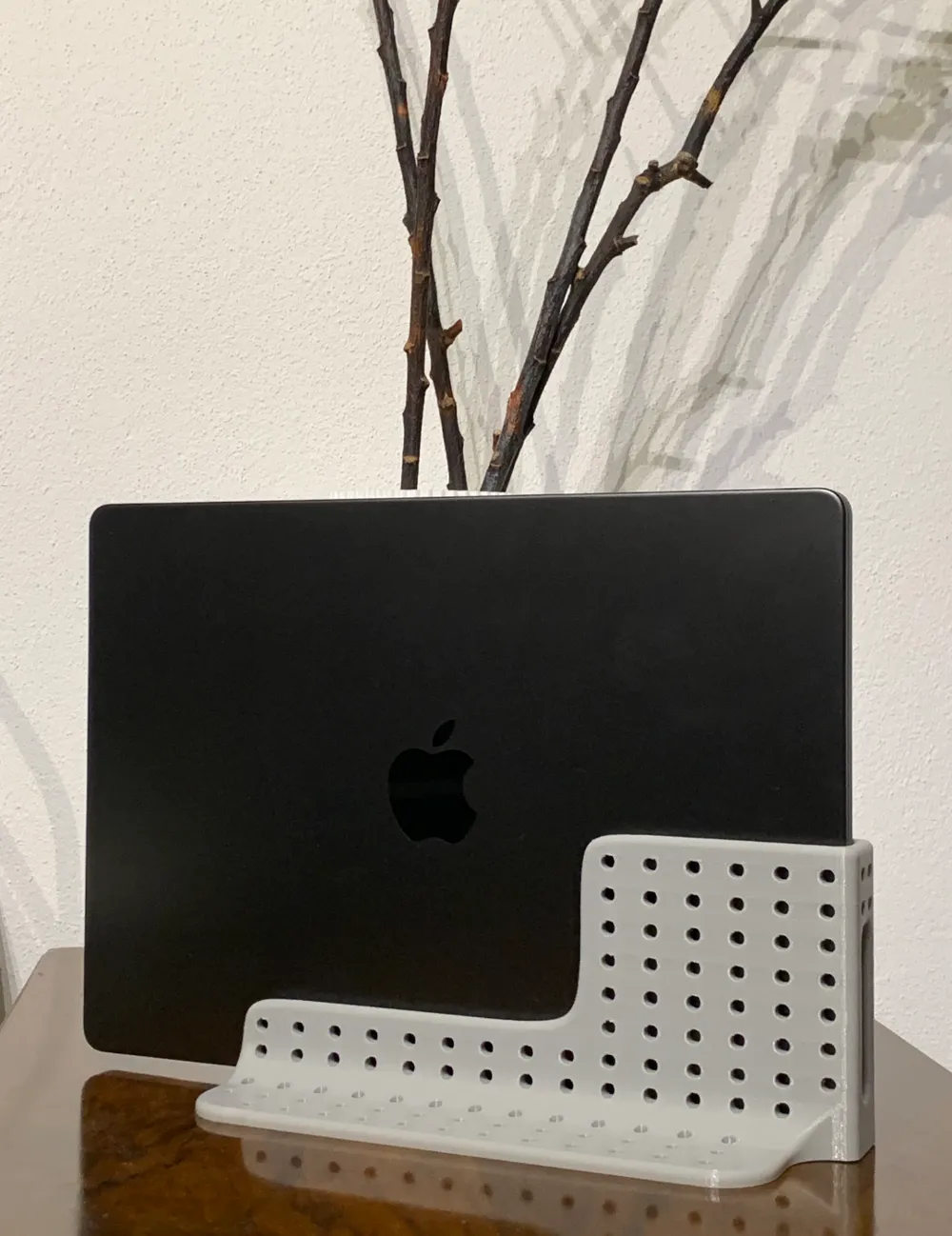 MacBook Pro Stand 2024: 14-inch - Office, in stock in India