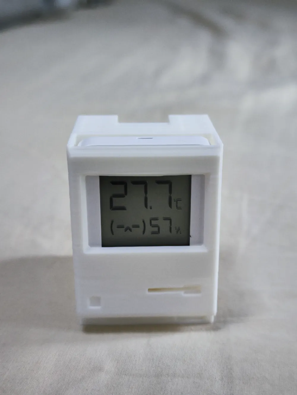 Macintosh 1984 container for mi thermometers, photo 4 of 4 - Macintosh 1984 container for mi thermometers Hobby & DIY