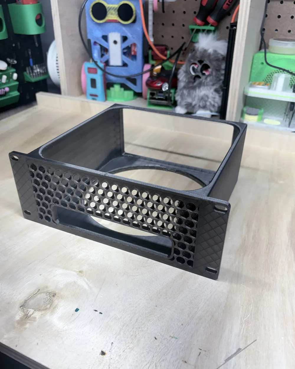 MacStudio Cheese Grater 10in Rack Mount 2U M4 M6, photo 2 of 4 - MacStudio Cheese Grater 10in Rack Mount 2U M4 M6 Mobile & Device Accessories