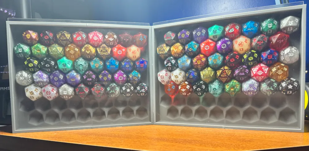 Magic The Gathering Oversized D20 Dice Tray 56 Ct, photo 2 of 4 - Magic The Gathering Oversized D20 Dice Tray 56 Ct Tools
