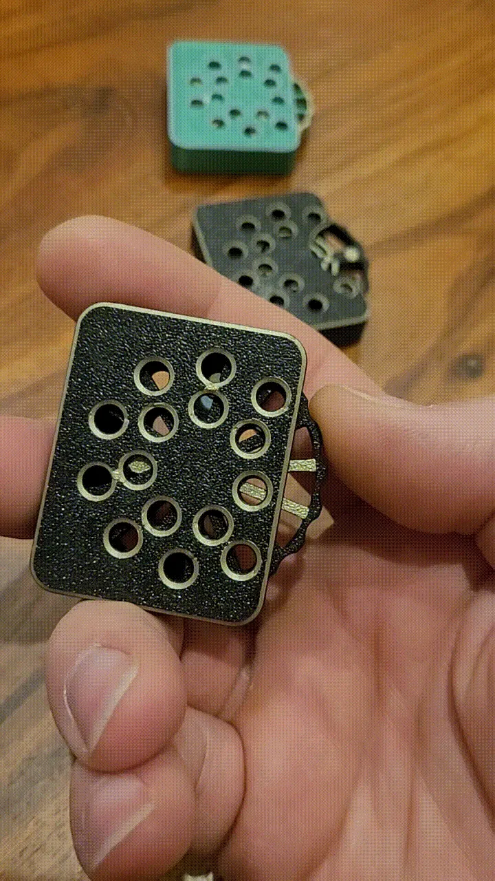 Magnetic Twister Fidget, photo 3 of 4 - Magnetic Twister Fidget Toys & Games